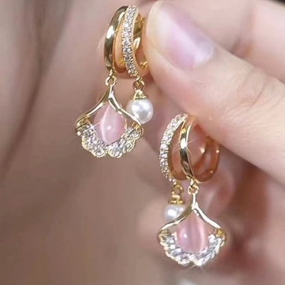 Pendientes elegantes con piedras preciosas de ojo de gato y diseño de hoja de ginkgo